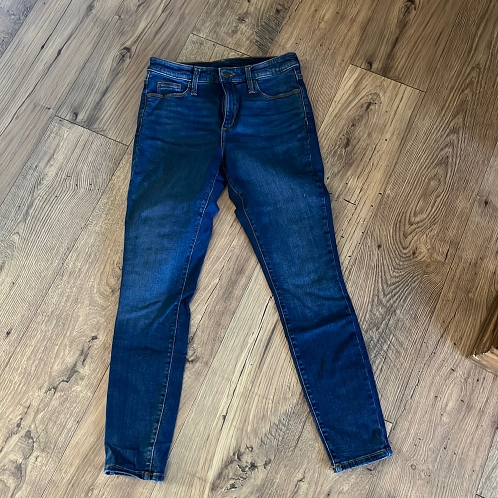 Dark blue stretchy jeans